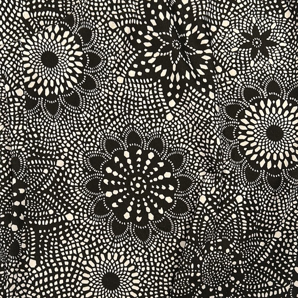 BEBE black and white starburst polyester pants M/L - Picture 3 of 6